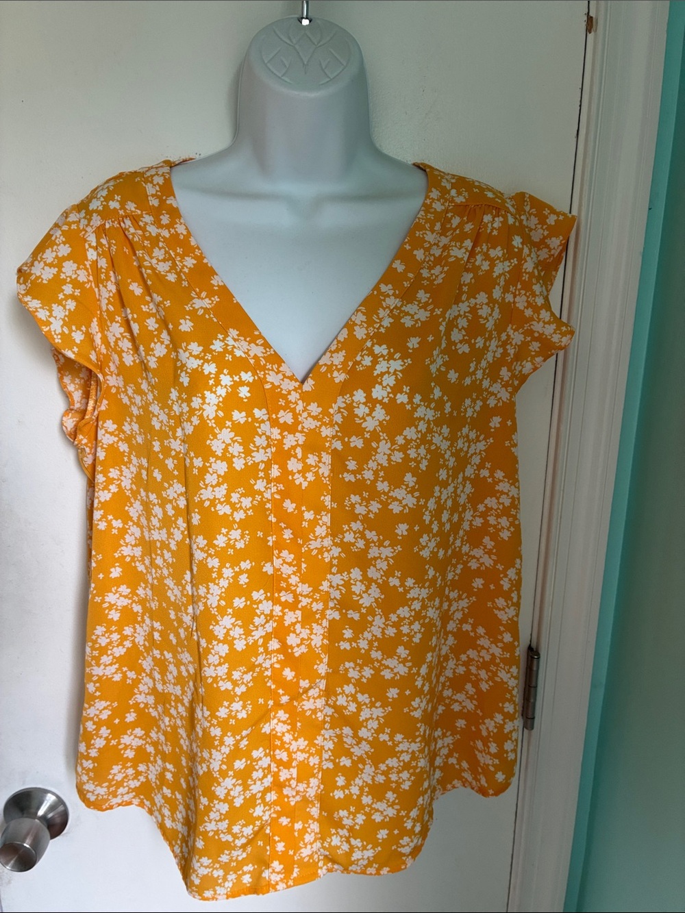 Fun2fun flutter sleeve Floral V-Neck Top